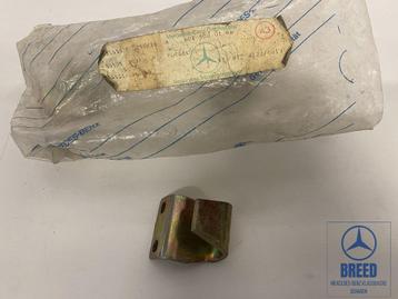 NOS beugel radiateurbevestiging Mercedes W601 W602 W611 T1 T beschikbaar voor biedingen