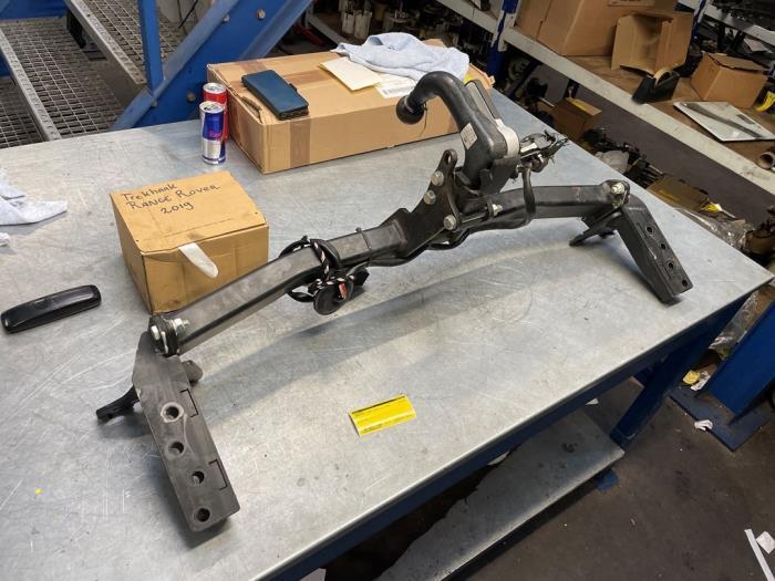 Trekhaak van een Landrover Evoque, Auto-onderdelen, Ophanging en Onderstel, Land Rover, Gebruikt, 3 maanden garantie, Ophalen of Verzenden