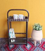 Vintage rotan manou etagère, serveer tafeltje, mand, Gebruikt, Vintage, Ophalen of Verzenden, Nvt