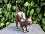 008* Bronzen schrikkende poes (Boven €75 geen verzendkosten), Tuin en Terras, Tuinbeelden, Ophalen of Verzenden, Nieuw, Overige materialen