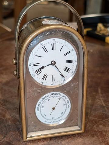Klein antiek klokje 13 cm hoog €180. Barometer  beschikbaar voor biedingen
