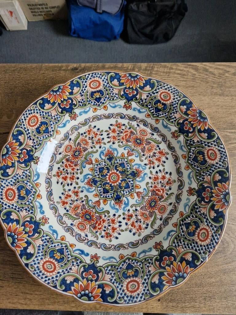 Makkum aardewerk. Twee schalen en tegels., Huis en Inrichting, Porselein of Keramiek, Schaal, Rond, Ophalen of Verzenden