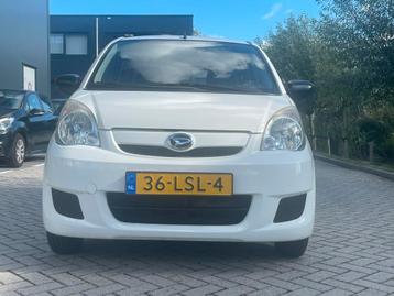 Daihatsu Cuore 1.0 5D 2010 Wit / Nieuwe APK / NAP / 5 Drs beschikbaar voor biedingen