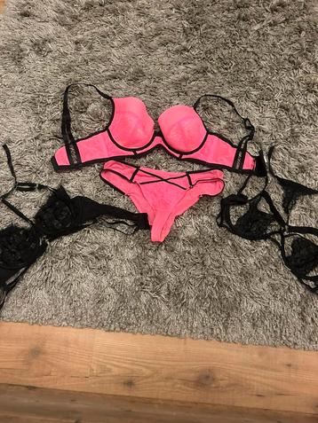 Sexy Lingerie Roze set en 2 extra bh’s kant maat 80D beschikbaar voor biedingen