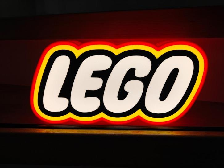 Lamp LEGO Logo met LED-strip (ook met eigen naam mogelijk), Huis en Inrichting, Lampen | Losse lampen, Nieuw, Led-lamp, Minder dan 30 watt
