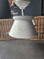 Witte vergiet plafondlamp, 2 stuks, voor keuken of bar, Ophalen of Verzenden, Metaal, Minder dan 50 cm, Landelijk