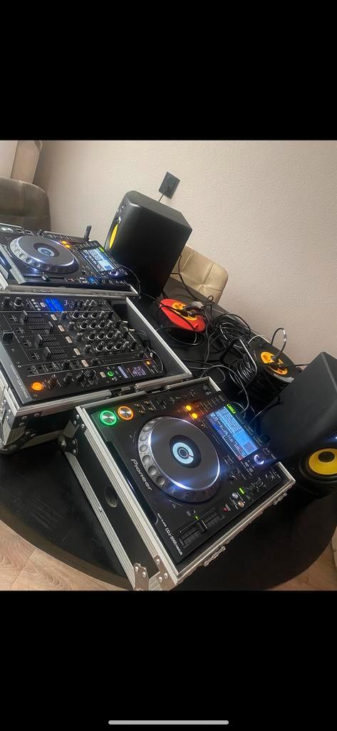 Pioneer DJ Set: 2x CDJ-2000 Nexus, DJM-900, KRK Rokit, Muziek en Instrumenten, Dj-sets en Draaitafels, Zo goed als nieuw, Draaitafel