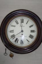 ANTIEKE MAHONIE SCHOOLKLOK 47 DIAMETER., Ophalen