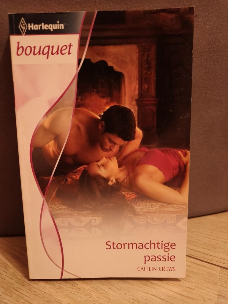 Stormachtige passie - Caitlin Crews, Ophalen of Verzenden, Gelezen
