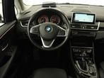 BMW 2-serie Active Tourer 220i High Executive | Trekhaak | H, Auto's, BMW, 1998 cc, 730 kg, Wit, Bedrijf
