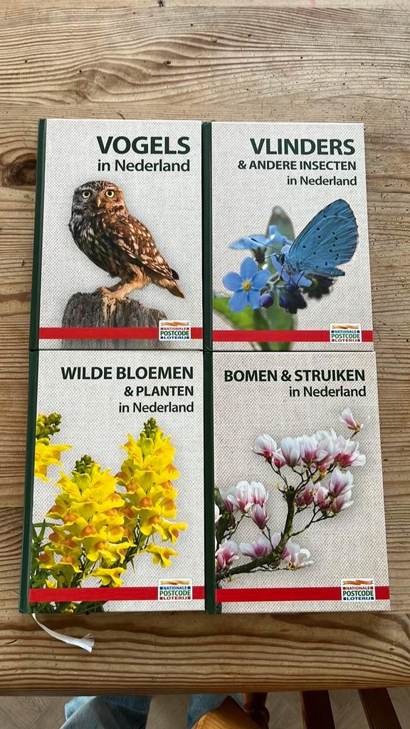 Natuurgidsen postcode loterij - gratis, Boeken, Natuur, Zo goed als nieuw, Natuur algemeen, Ophalen