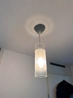 Twee identieke hanglampen (met lampjes) melkglas, Ophalen, Zo goed als nieuw, Glas, Minder dan 50 cm