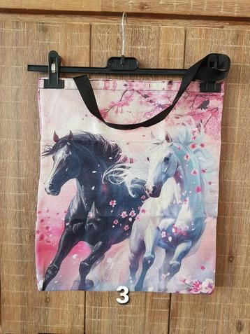 Paarden schouder tassen 5.00 euro per stuk NIEUW beschikbaar voor biedingen
