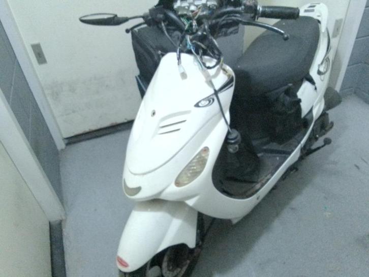 sym scooter, Fietsen en Brommers, Scooters | SYM, Gebruikt, Overige modellen, Maximaal 25 km/u, Benzine, Ophalen of Verzenden