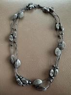 Geknoopte ketting met zwart/grijze kralen, Sieraden, Tassen en Uiterlijk, Kettingen, Ophalen of Verzenden, Zo goed als nieuw, Zwart