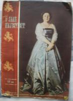 Tijdschrift - 5 jaar majesteit - uitgave Margriet en Revue, Verzamelen, Koninklijk Huis en Royalty, Nederland, Tijdschrift of Boek