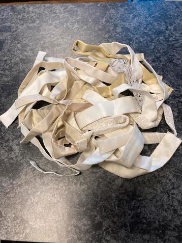 Diverse stukken stof band beschikbaar voor biedingen