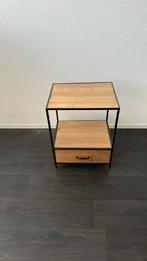 Nachtkast, Huis en Inrichting, Slaapkamer | Nachtkastjes, Ophalen, Minder dan 45 cm, Zo goed als nieuw, Minder dan 55 cm