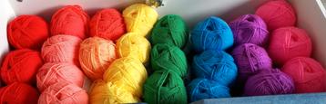 GEZOCHT: GRATIS bollen wol!
We haken voor kinderen in Afrika beschikbaar voor biedingen
