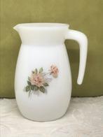 Vintage schenkkan, melkglas met roosjes (020620), Huis en Inrichting, Keuken | Servies, Ophalen of Verzenden, Glas, Overige stijlen