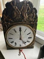 Antieke hangklok, Ophalen of Verzenden, Zo goed als nieuw, Wandklok