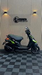 Piaggio Zip | Black & Fluo Green | 2023 | Euro 5 | 4200KM, Maximaal 45 km/u, Zip, Ophalen of Verzenden, Zo goed als nieuw