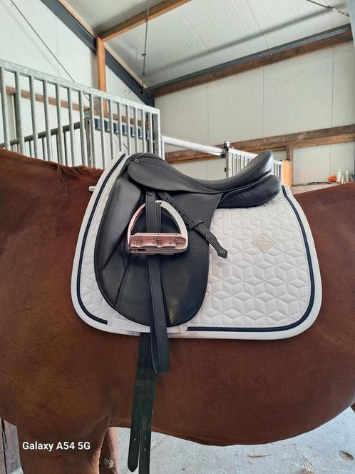 Prachtig Stubben Maestoso de luxe dressuurzadel boommaat 30, Dieren en Toebehoren, Paarden en Pony's | Zadels, Gebruikt, Dressuur