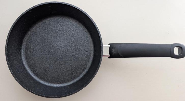 Fissler Adamant Comfort Koekenpan (24cm) - NIEUW, Huis en Inrichting, Keuken | Potten en Pannen, Nieuw, Koekenpan of Braadpan