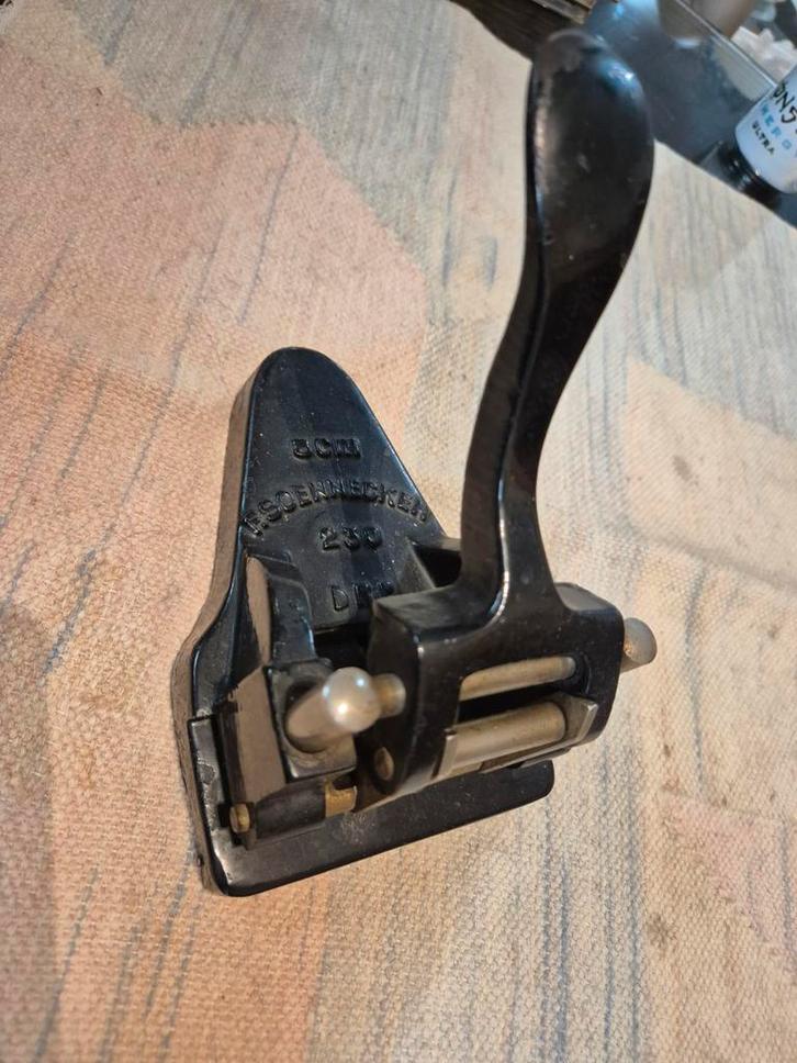 Antiek BCM Vedernecken 250 Postkantoor Haelen, Antiek en Kunst, Antiek | Gereedschap en Instrumenten, Ophalen of Verzenden