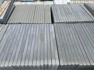 1.216 stuks zwart antraciet betonbanden 6x20x100cm B-KEUS beschikbaar voor biedingen