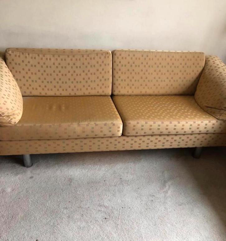 Nette bank gratis af te halen, 196 breed, Huis en Inrichting, Banken | Bankstellen, Gebruikt, Rechte bank, Driepersoons, 150 tot 200 cm