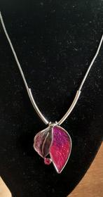 Zilverkleurige ketting met roze hanger nieuw., Overige materialen, Verstelbaar, Nieuw, Ophalen of Verzenden