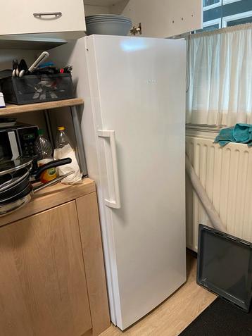 Siemens vrijstaande vriezer (2 jaar oud) beschikbaar voor biedingen
