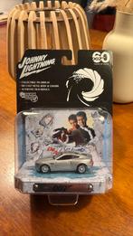 Johnny Lightning 2002 Aston Martin V12 Vanquish 007, Hobby en Vrije tijd, Modelauto's | Overige schalen, Ophalen of Verzenden