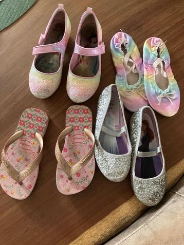 Slippers en verkleedschoenen mt 29/30 beschikbaar voor biedingen