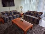 Engelse Stijl bank, bankstel klassiek en comfortabel, Huis en Inrichting, Banken | Bankstellen, Ophalen, Hout, Gebruikt, 75 tot 100 cm
