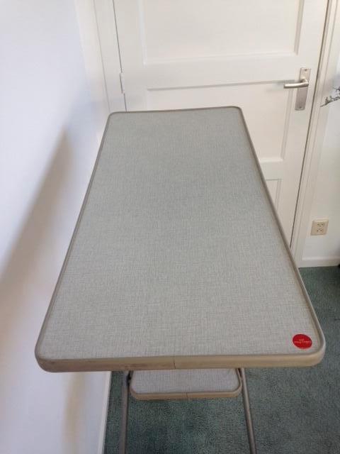 Beamertafel - projectortafel merk EMRO Holland, Ophalen, Zo goed als nieuw