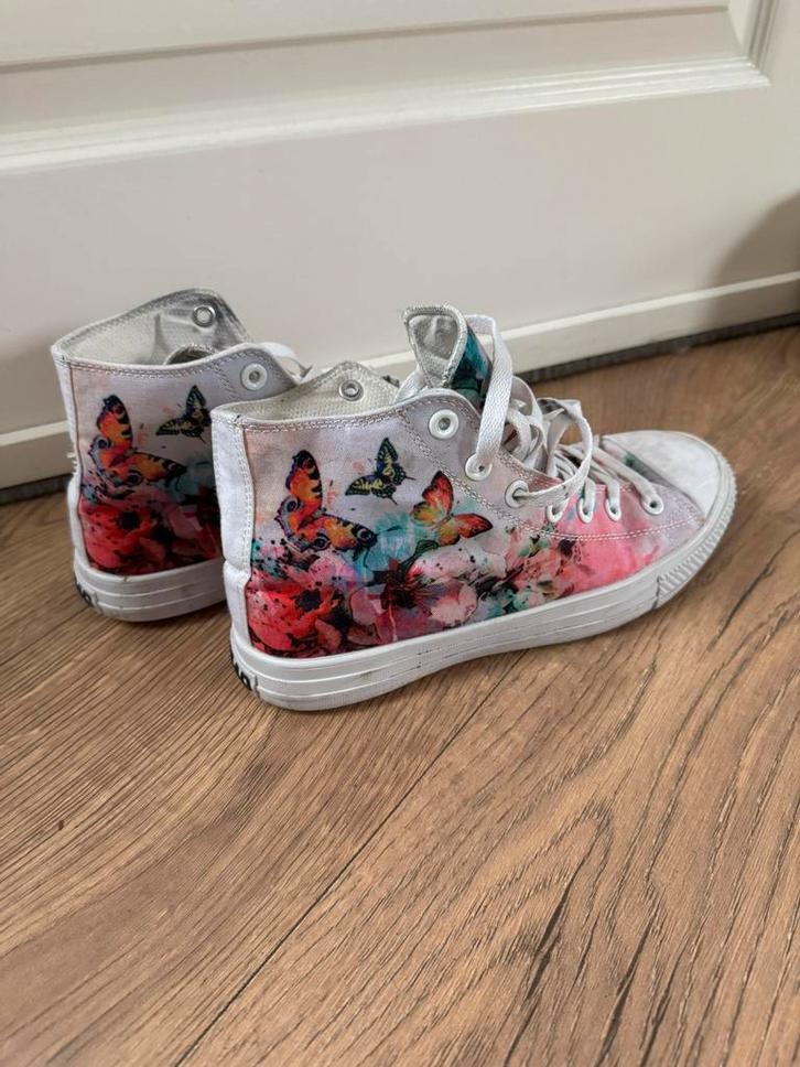 RAAD Sneakers met vlinderprint - 39 Allstars uitstraling, Kleding | Dames, Schoenen, Gedragen, Sneakers of Gympen, Wit, Ophalen of Verzenden
