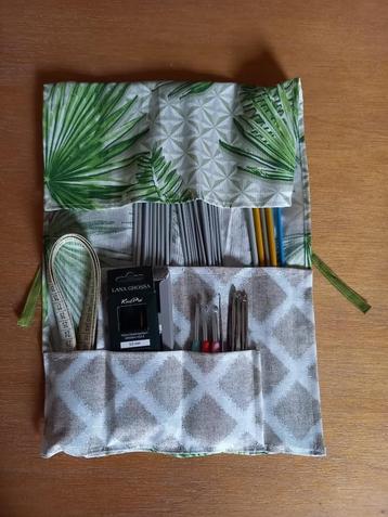 Breinaalden etui Blad beschikbaar voor biedingen