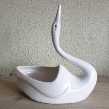 keramiek schaaltje in de vorm van een vogel beschikbaar voor biedingen