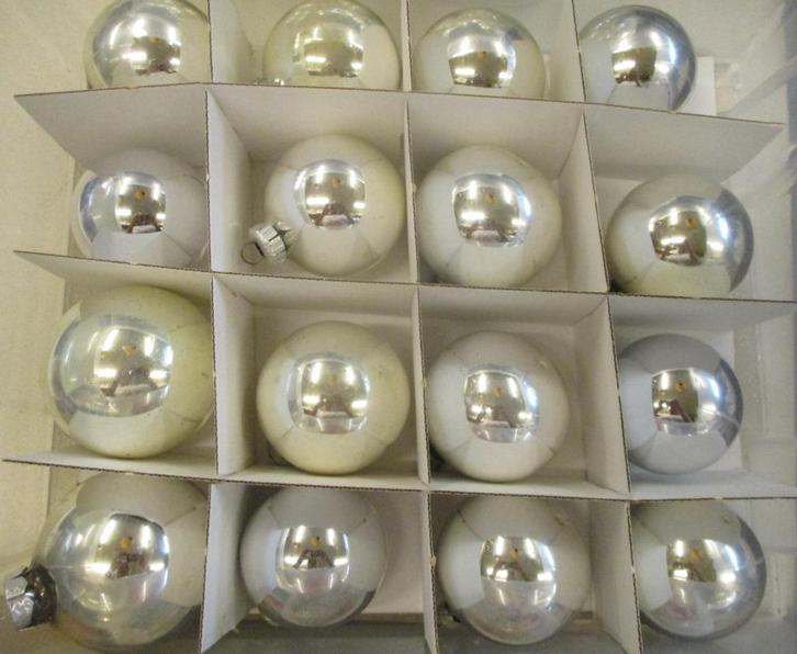 48 Vintage kerstballen inclusief opbergbak    (1), Diversen, Kerst, Gebruikt, Ophalen of Verzenden