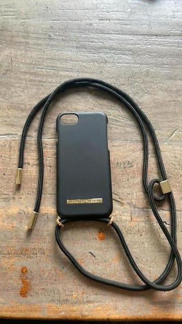 Ideal of Sweden iphone 8 zwart mat goud phone nacklase case beschikbaar voor biedingen