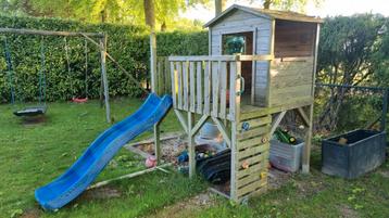 speelhuisje hout (zonder glijbaan) beschikbaar voor biedingen
