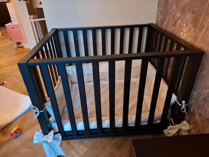 Zwarte box, Kinderen en Baby's, Boxen, Zo goed als nieuw, Rond, Ophalen of Verzenden