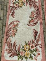 Vintage smyrna geknoopt bedmatje roze bloem 120 x 60 cm, Huis en Inrichting, Stoffering | Tapijten en Kleden, Gebruikt, 100 tot 150 cm