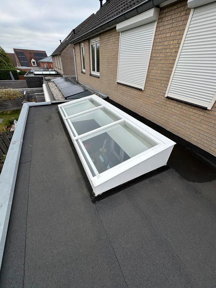 Houten dakraam lichtstraat, Doe-het-zelf en Verbouw, Kozijnen en Schuifpuien, Zo goed als nieuw, Raamkozijn, Hout, 75 tot 150 cm