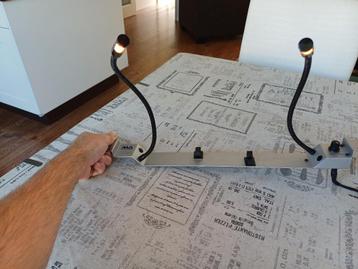 Zwanenhalslamp met dimmer. 19inch rack inbouw beschikbaar voor biedingen