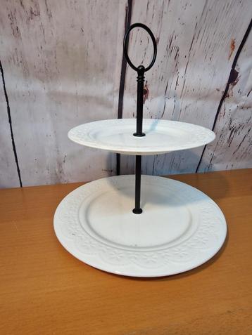 Leuke etagere beschikbaar voor biedingen
