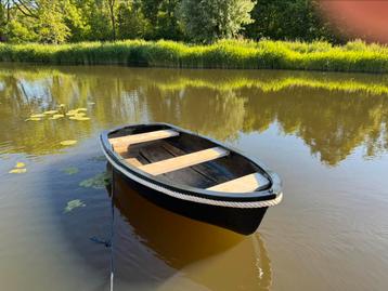 Polyester bootje / sloepje 280 x 130 cm beschikbaar voor biedingen