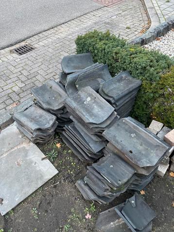 Gratis af te halen: Dakpannen beschikbaar voor biedingen